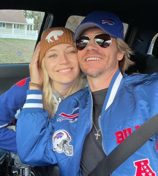 Chad Michael Murray with his wife sarah